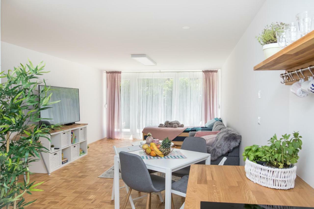 Family Apartment With Garden Ljubljana Buitenkant foto